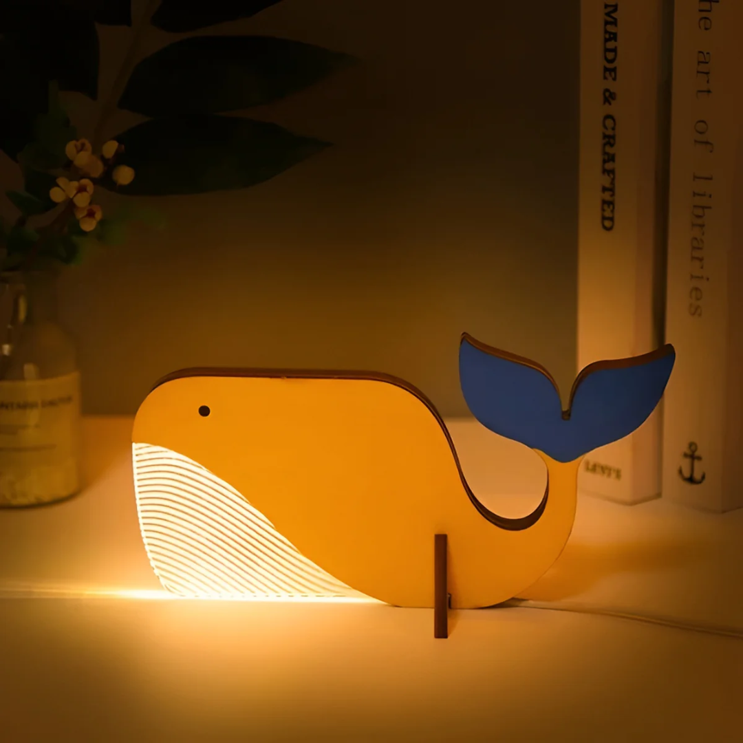 Bordslampa i trä placerad som stämningsbelysning