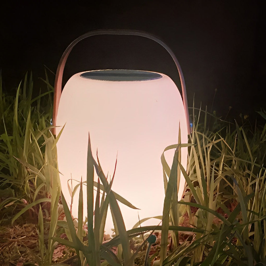 Stilren trädgårdslampa för uteplats med varmt sken