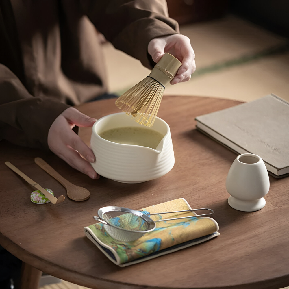 Premium Matcha Set Keramik & Bambus (8-delar) – Inkl. Skål, Visp, Sikt & Hållare