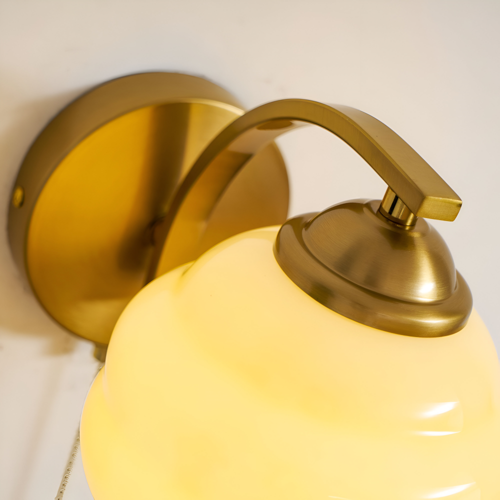 Vägglampa Art Deco-stil – Guld och krom – Vit glasglob – E27-fattning – Ø 15 cm