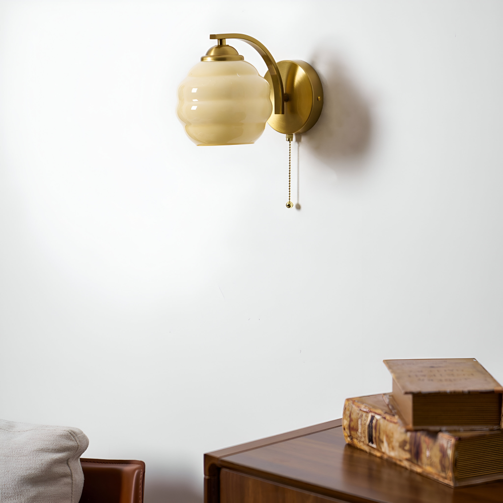 Vägglampa Art Deco-stil – Guld och krom – Vit glasglob – E27-fattning – Ø 15 cm