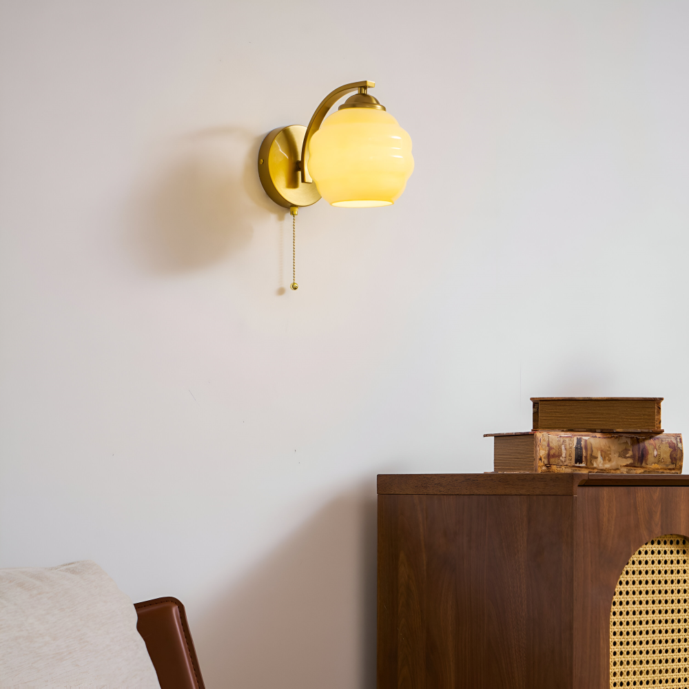 Vägglampa Art Deco-stil – Guld och krom – Vit glasglob – E27-fattning – Ø 15 cm