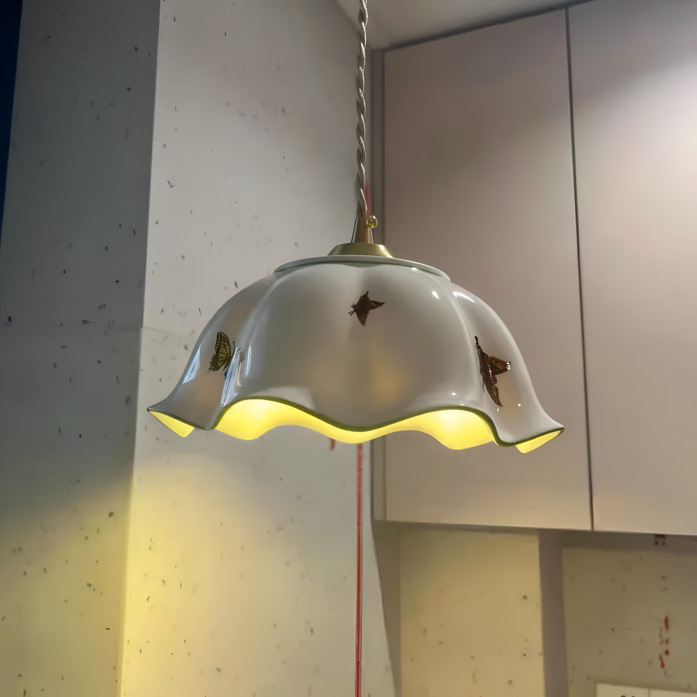 ChicBliss Taklampa - Charmig Fjäril Keramik LED Hänglampa