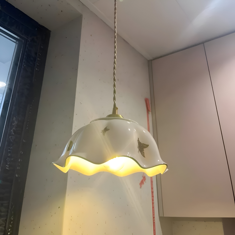 ChicBliss Taklampa - Charmig Fjäril Keramik LED Hänglampa