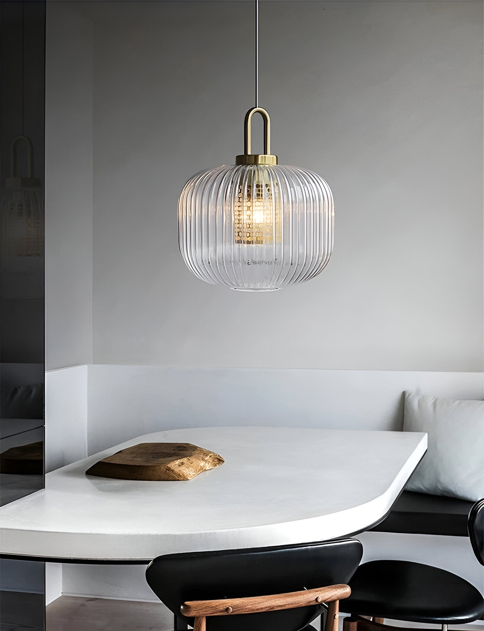 ClaChic Hänglampa - Vit & Guld Nordisk Ribbad Glas Pendellampa