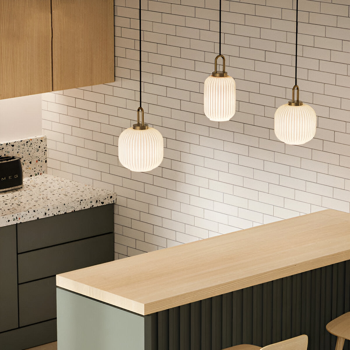 ClaChic Hänglampa - Vit & Guld Nordisk Ribbad Glas Pendellampa