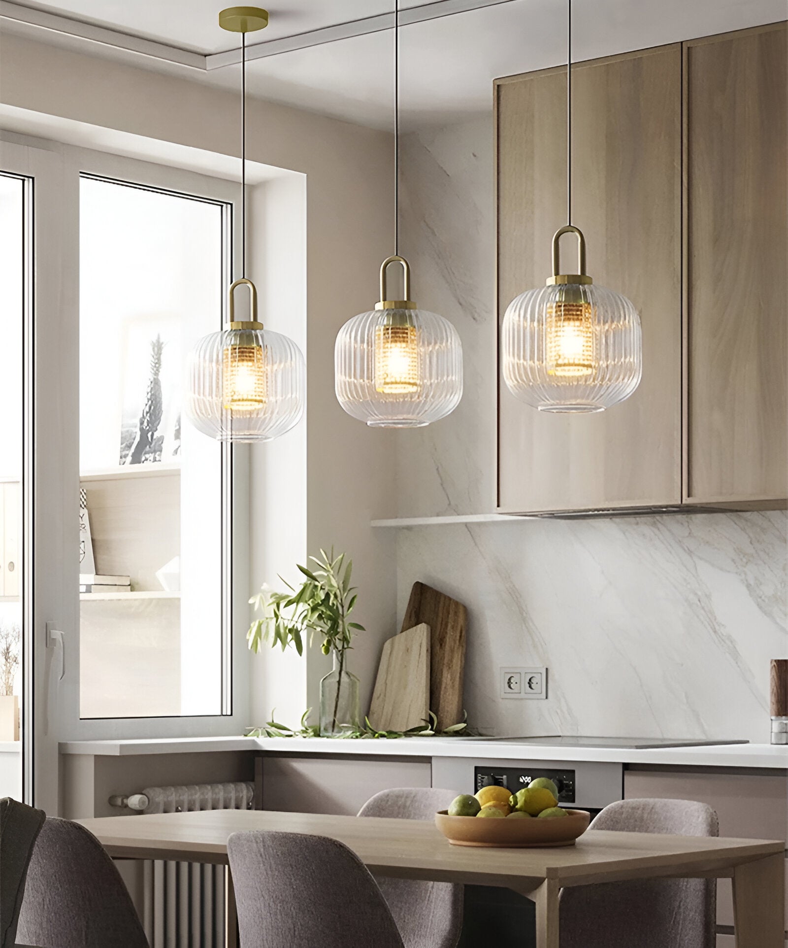ClaChic Hänglampa - Vit & Guld Nordisk Ribbad Glas Pendellampa