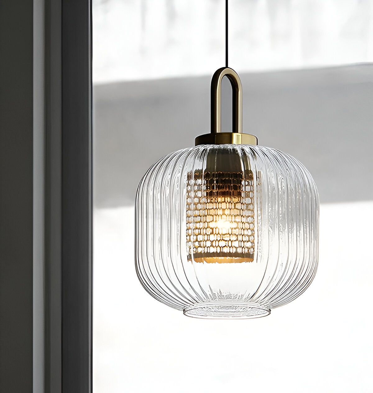 ClaChic Hänglampa - Vit & Guld Nordisk Ribbad Glas Pendellampa