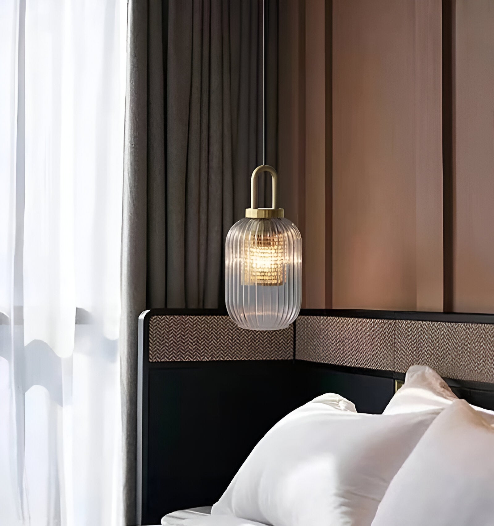 ClaChic Hänglampa - Vit & Guld Nordisk Ribbad Glas Pendellampa