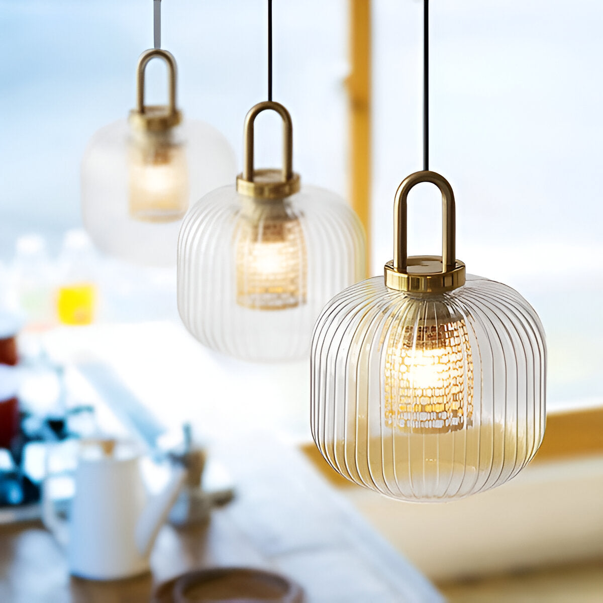 ClaChic Hänglampa - Vit & Guld Nordisk Ribbad Glas Pendellampa