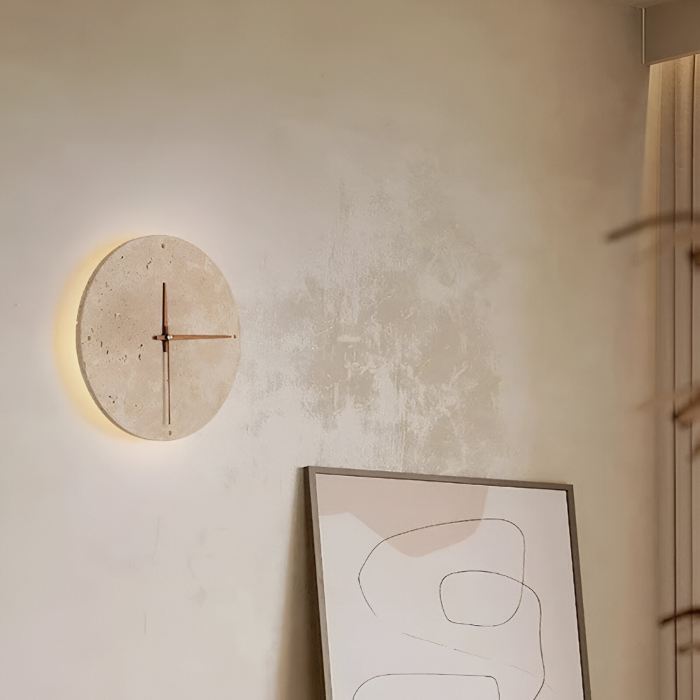 Samtida Rund LED-Väggklocka - Modern Väggklocka med Design i gul Travertin och Trä för Inredning av Vardagsrum