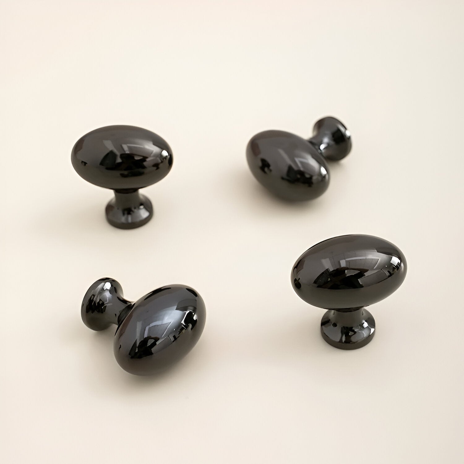 Eleganta Massiva Messingskåpsknoppar - Premium Italienskt Hantverk