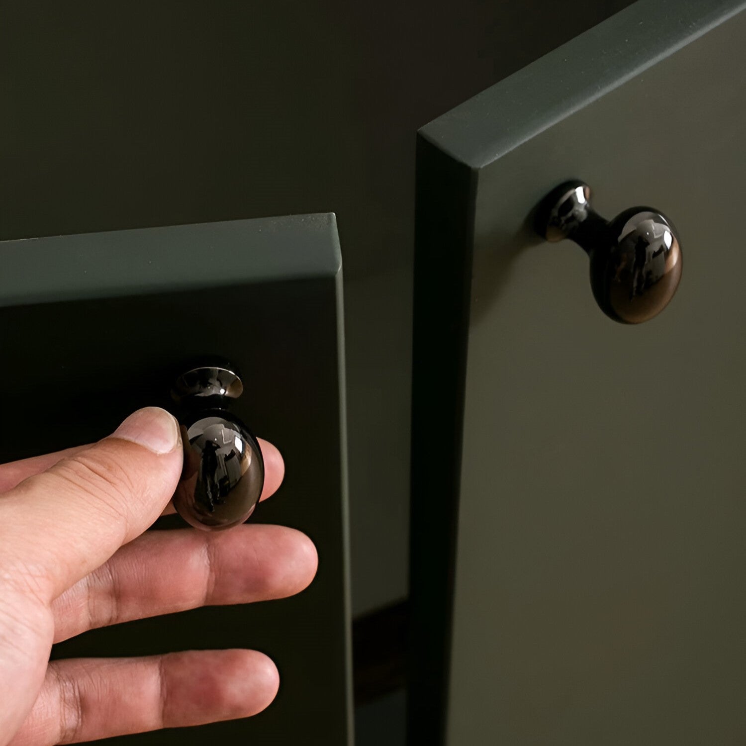 Eleganta Massiva Messingskåpsknoppar - Premium Italienskt Hantverk