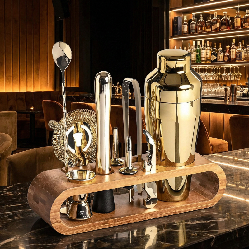 Elegant Cocktailset i 10 Delar - Robust Kombination av Rostfritt Stål och Bambu för Eleganta Hemmabarer 3