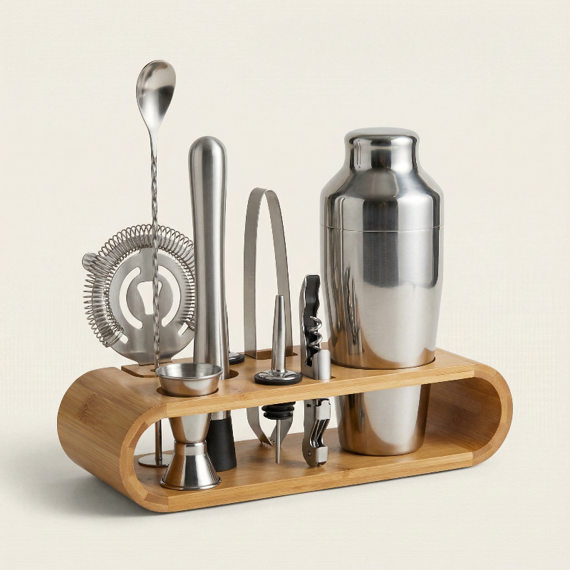 Elegant Cocktailset i 10 Delar - Robust Kombination av Rostfritt Stål och Bambu för Eleganta Hemmabarer 8