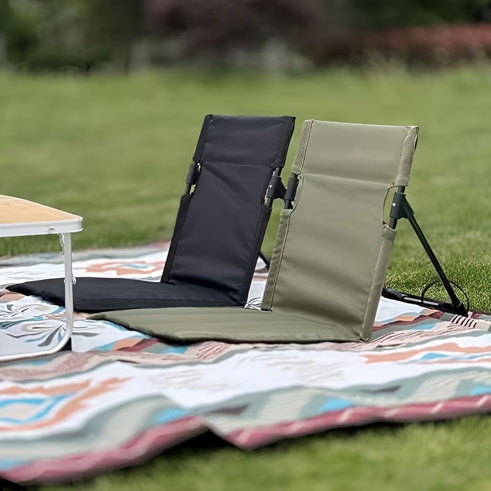 Elegant Hopfällbar Stol - Lätt Aluminium Med Svarta Kuddar För Trädgård Och Camping 1