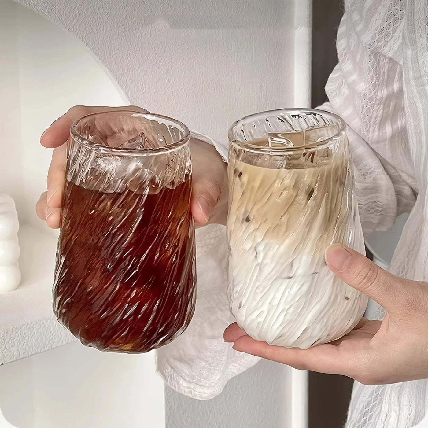 Elegant transparent glasmugg - 400 ml randig design för kaffe och te 4