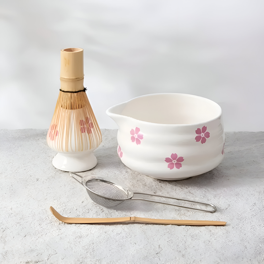 Floral Matcha Set Vit (5-delat) med Hällskål, Chasen Bambusvisp & Hållare – Keramisk Tezeremonisett