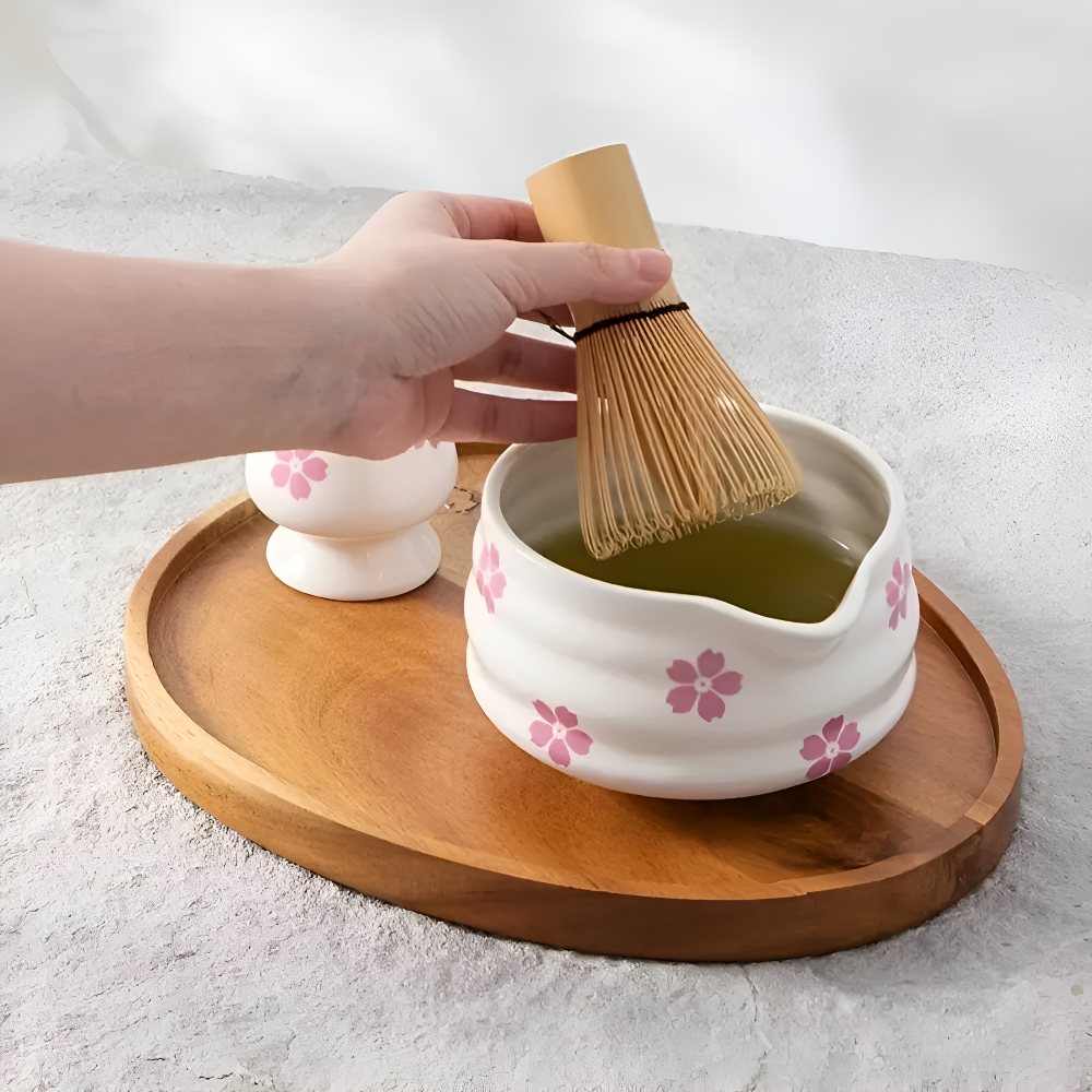 Floral Matcha Set Vit (5-delat) med Hällskål, Chasen Bambusvisp & Hållare – Keramisk Tezeremonisett