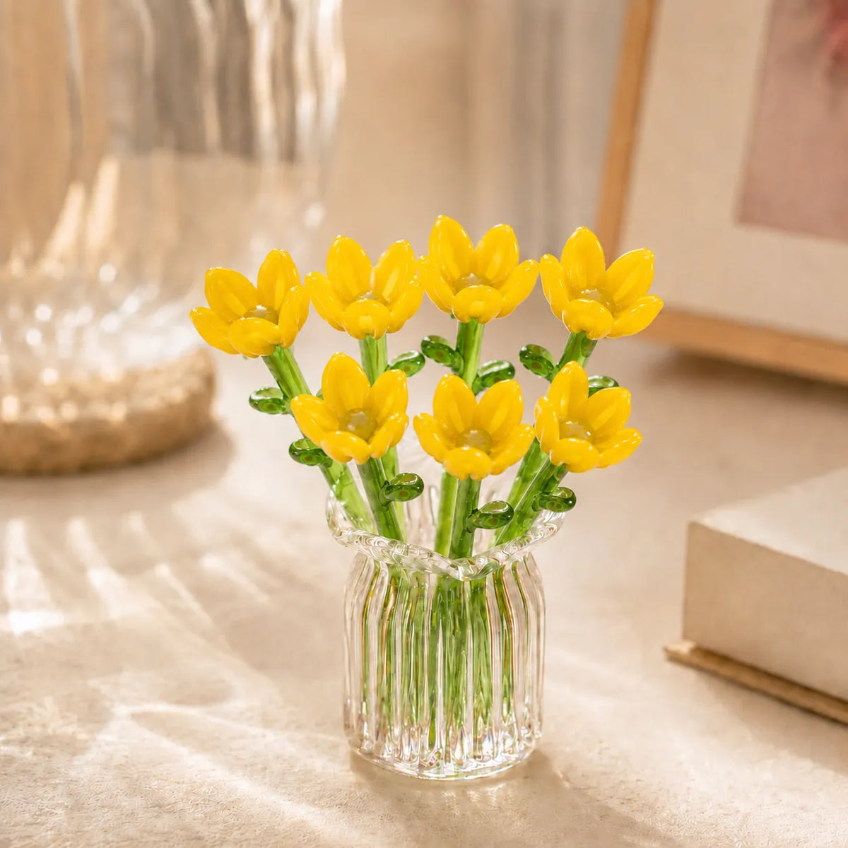 Konstblommor Med Glasvas För Bordsdekoration