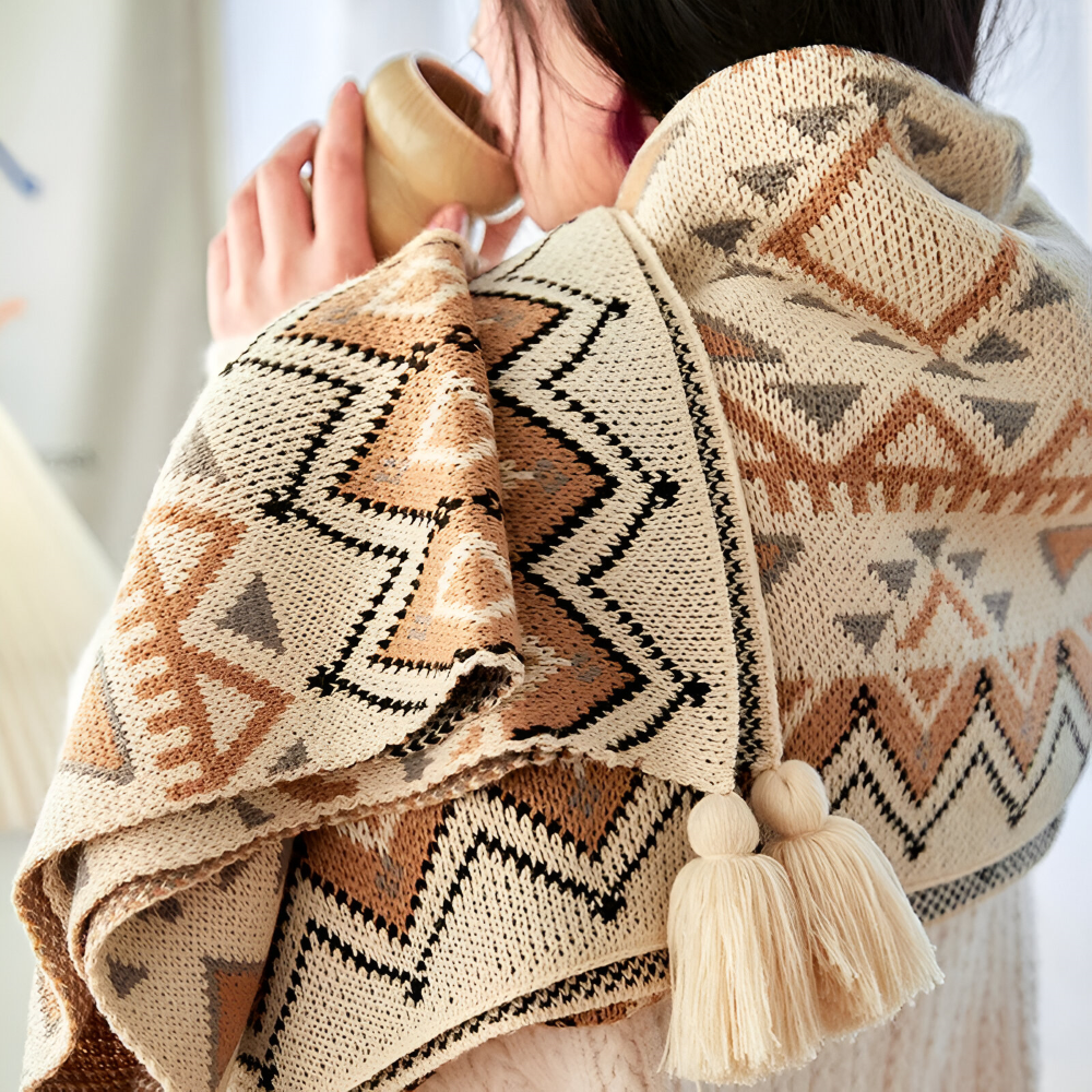 GeoFringe Plaid - Geometrisk Boho Fleecefilt - Dekorativ Stickad Pläd