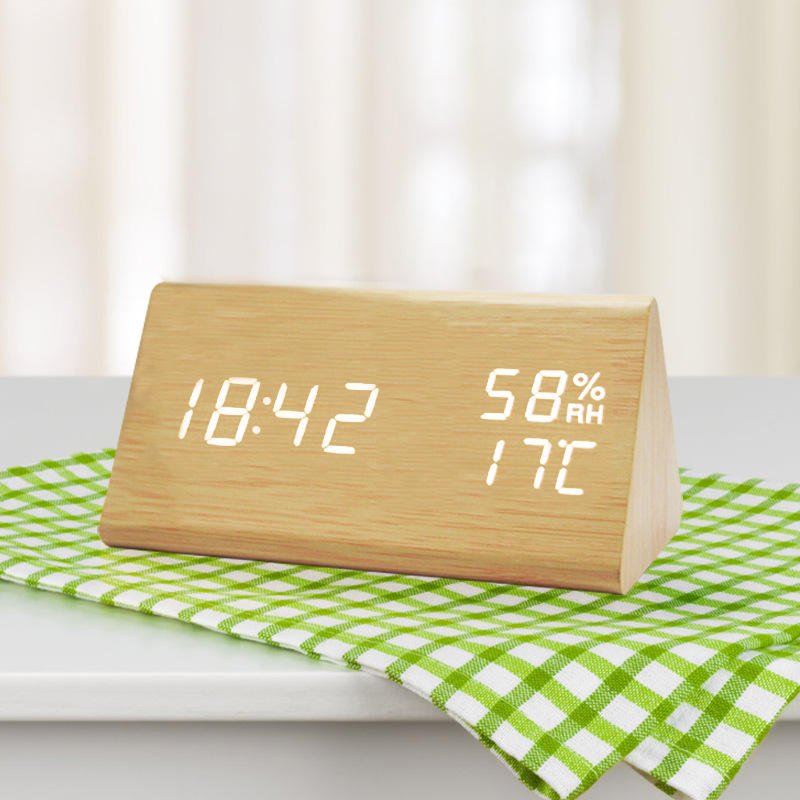 Bordsklocka med temperaturvisning och lättläst display