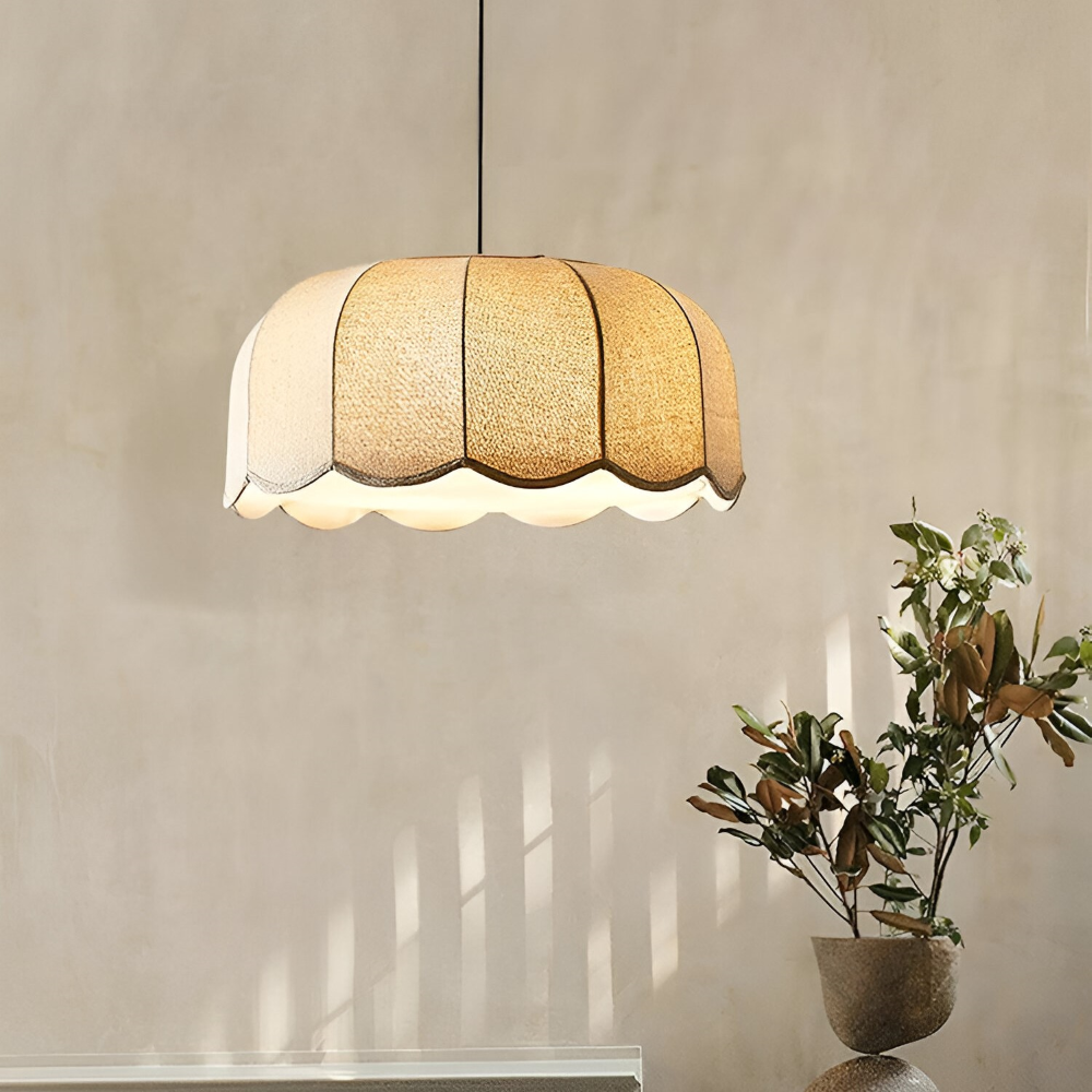Beige Pendellampa i Tyg – Handgjord, Justerbar, Vågig Design, 45–60 cm
