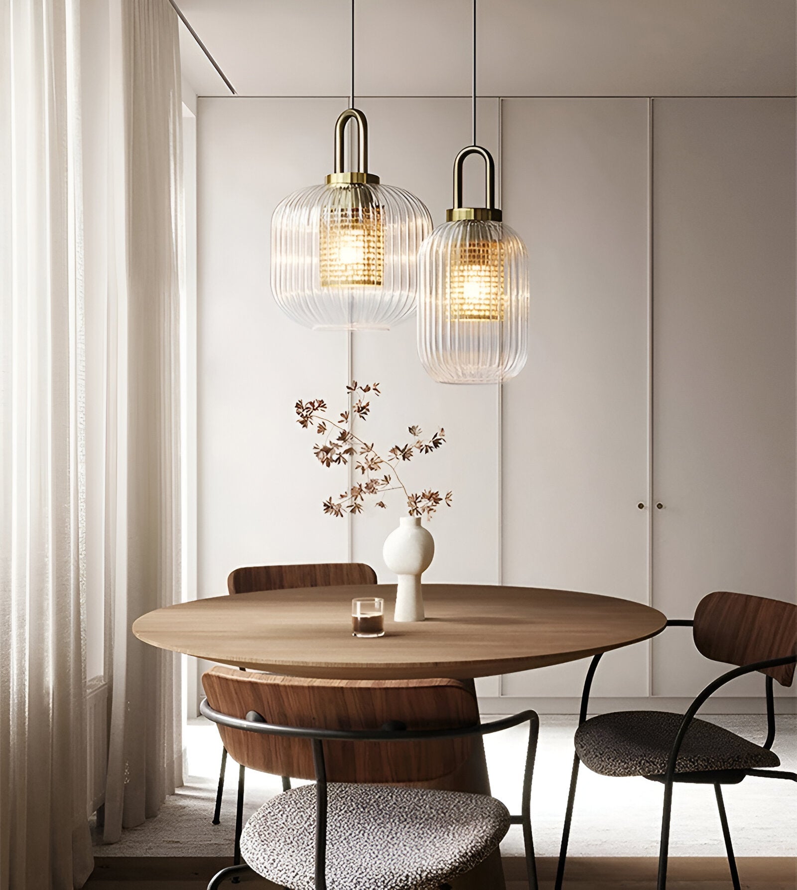 ClaChic Hänglampa - Vit & Guld Nordisk Ribbad Glas Pendellampa