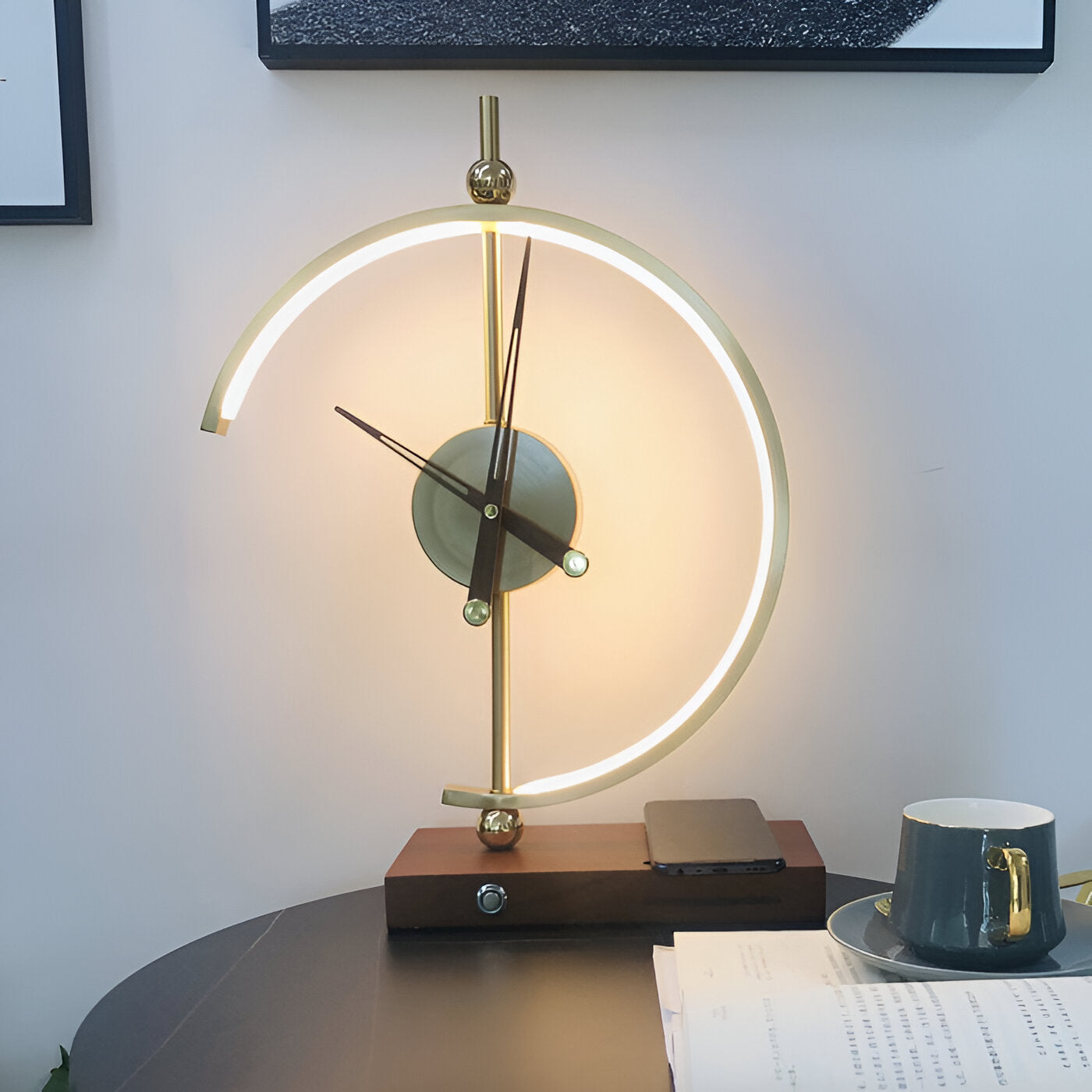 GLux Klocka - LED Bordslampa Gyllene Tid - Geometrisk Qi Trådlös Laddare & Klocka