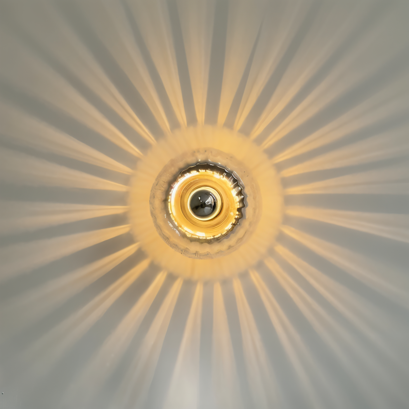 KnobRay Vägglampa - Ribbad Glasvägglampa - Bauhaus Vägglampa