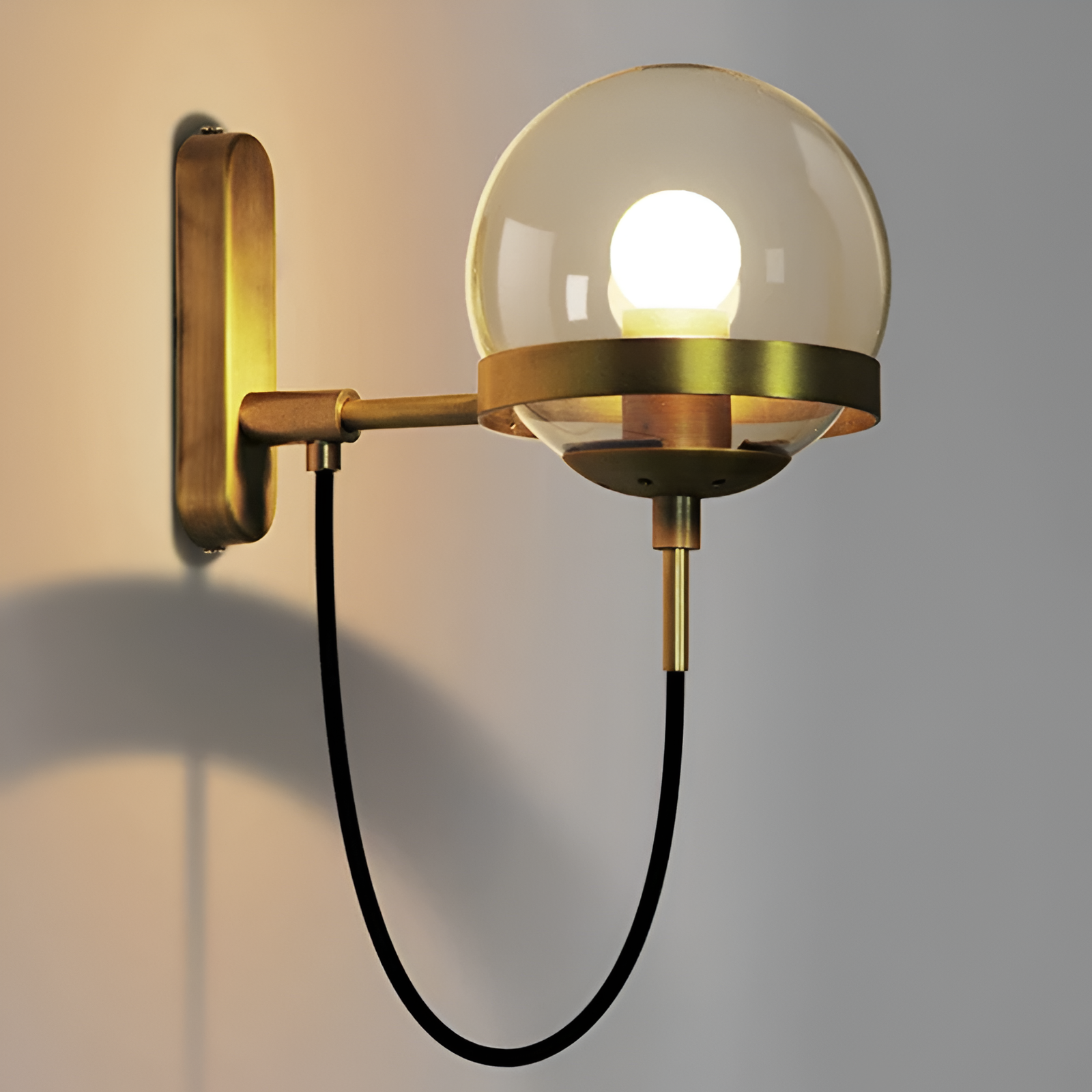 ScandiShine Vägglampa - Globe Glas Vägglampa - Nordisk Vägglampdesign - LED Inomhus Vägglampor