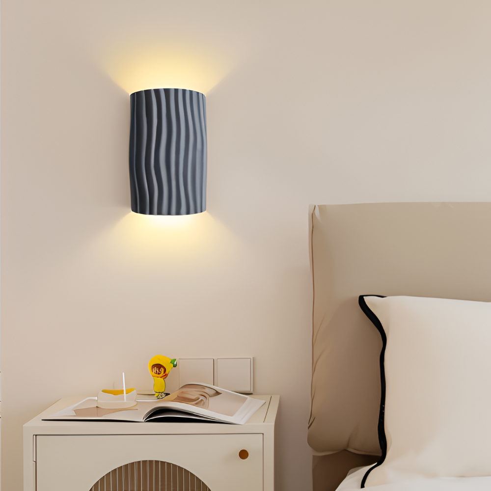 HuePleat Vägglampa - Kurvig Plisserad Resin V ägglampa - Upp- och Nedåtriktade V ägglampor