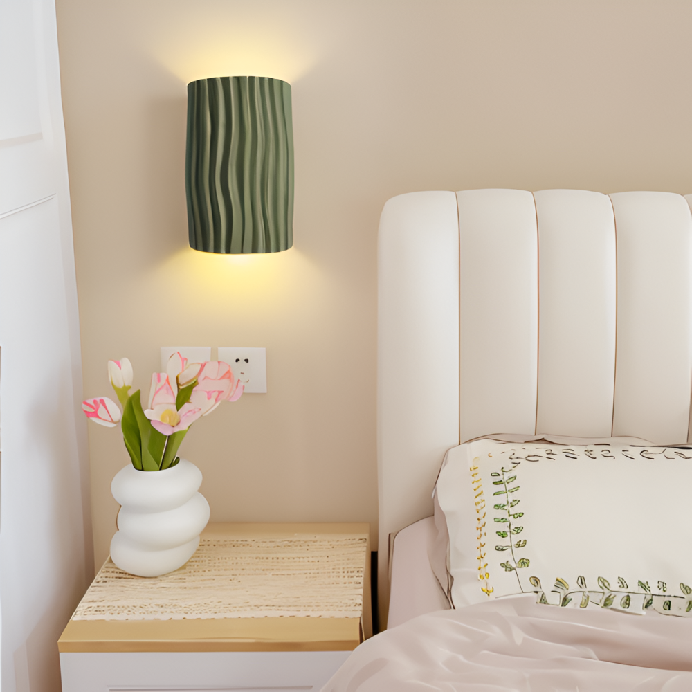 HuePleat Vägglampa - Kurvig Plisserad Resin V ägglampa - Upp- och Nedåtriktade V ägglampor