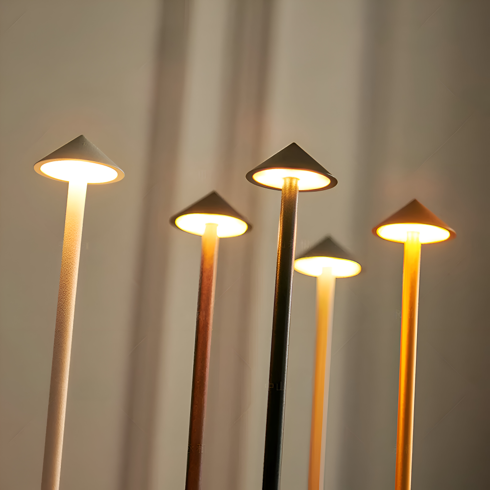 IllumeCone Bordslampa - Trådlös, Dimbar, Vattentålig Skrivbordslampa