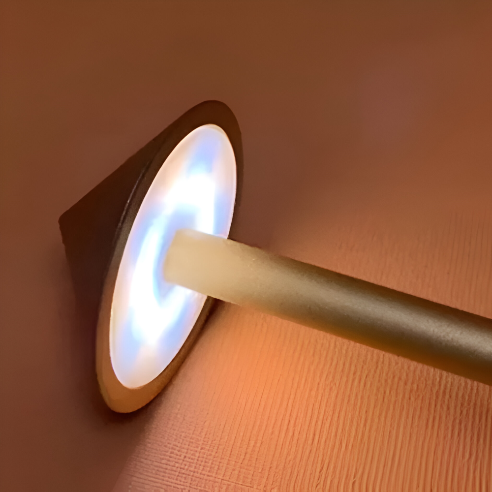 IllumeCone Bordslampa - Trådlös, Dimbar, Vattentålig Skrivbordslampa