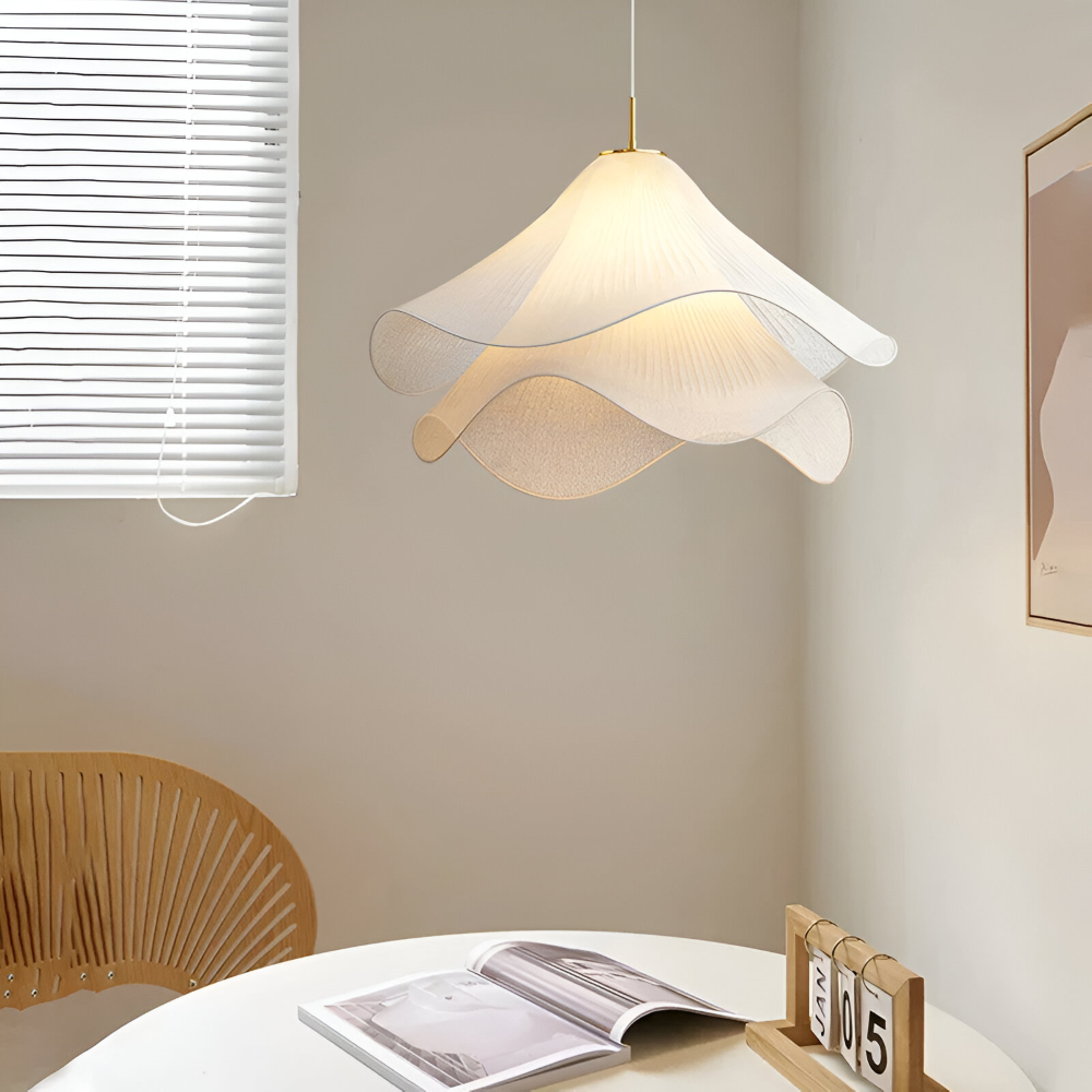 Japandi-inspirerad tygpendellampa - Minimalistisk blommig design taklampa för en lugn atmosfär