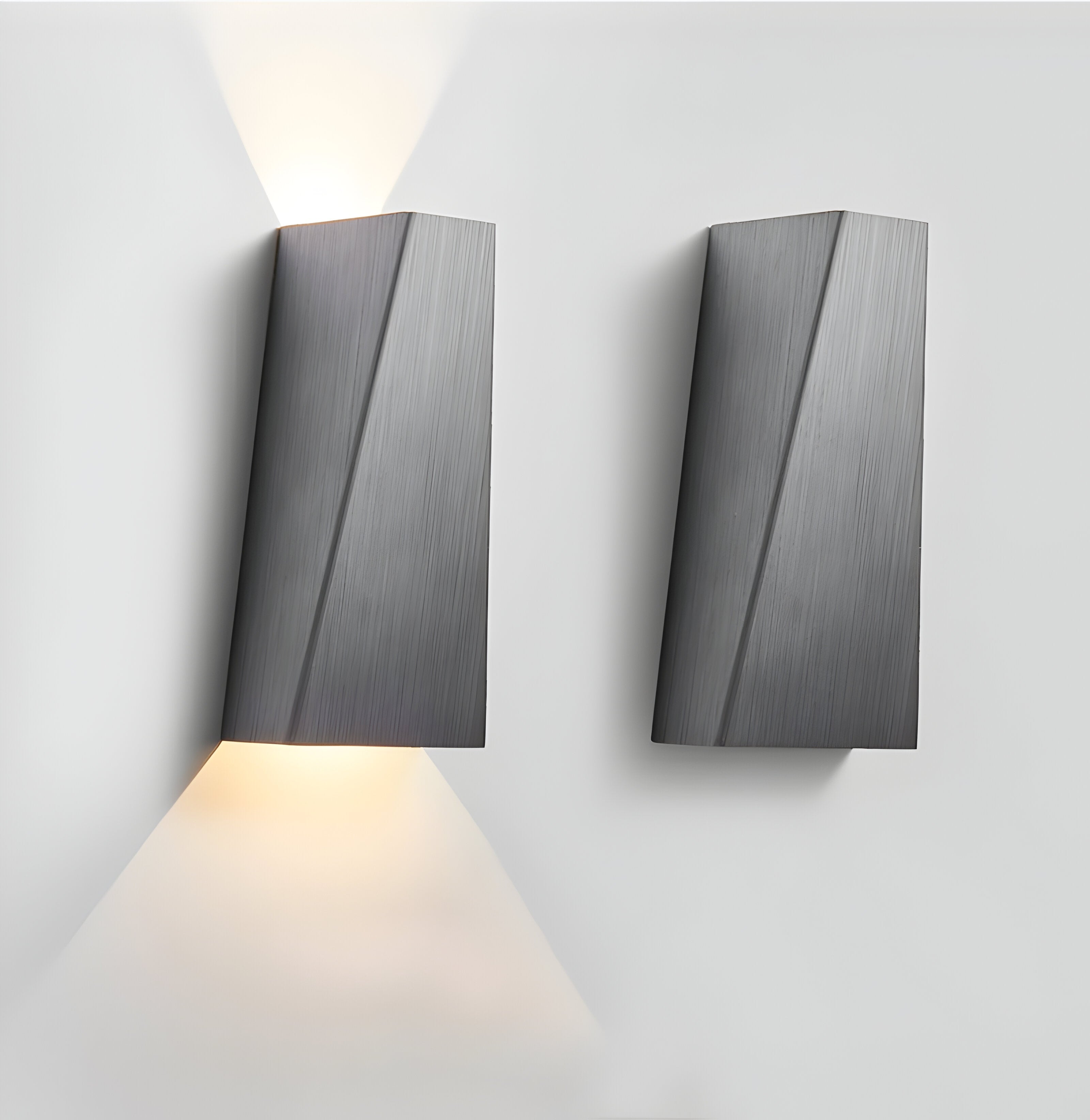AlumiRay Vägglampa - Minimalistisk Trapetsformad Vägglampa - Upp och ner Vägglampor LED