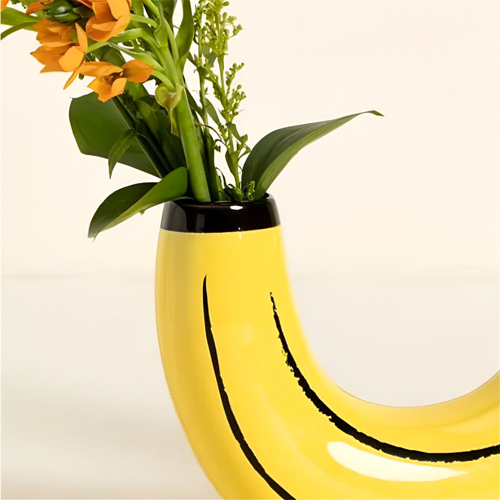 Modern, Bananformad Dekorativ vas för Stilfull Inredning