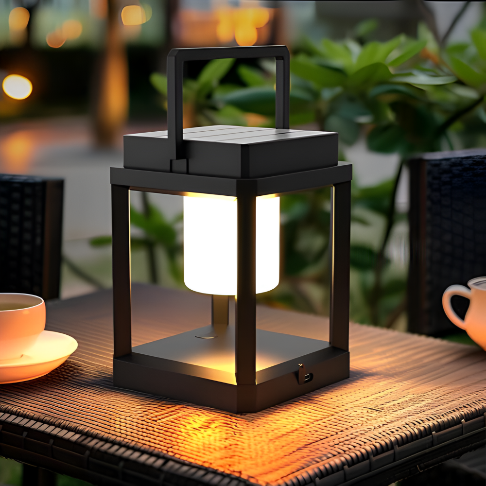 BlackQuad Lampa - Sol- & USB-Uppladdningsbar Trädgårdsbelysning - Bärbar Solarlampa för Trädgården