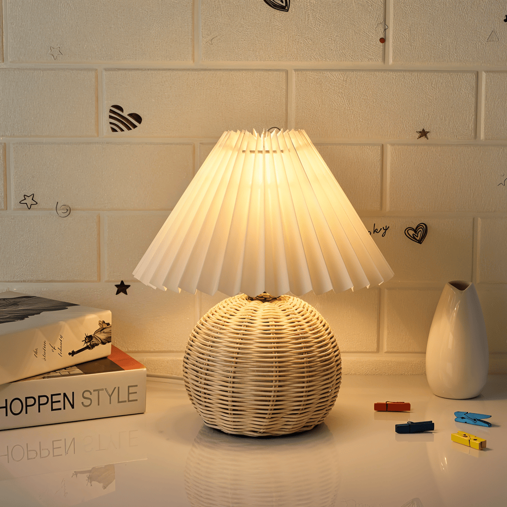Brolly Plisserad Bordslampa - Retro Rottinglampa - Konisk Bordslampa