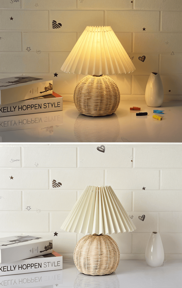 Brolly Plisserad Bordslampa - Retro Rottinglampa - Konisk Bordslampa