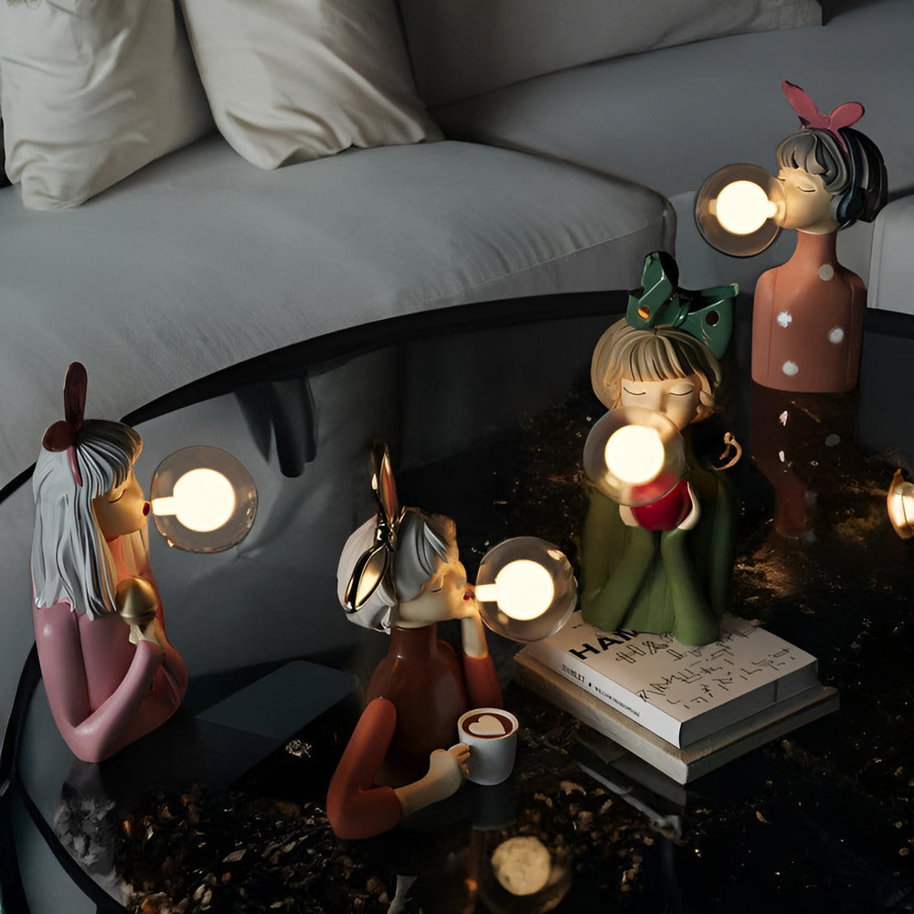 BubbleFairies Bordslampa - Charmig Kvartett av Tecknade Flickstatyer