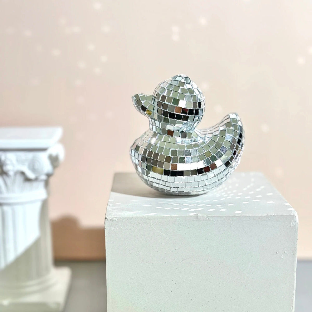 Charmig Anka Spegel Disco Boll - Handgjord Dekorativ Ornament för Trendiga Sovrum och Stiliga Bordytor