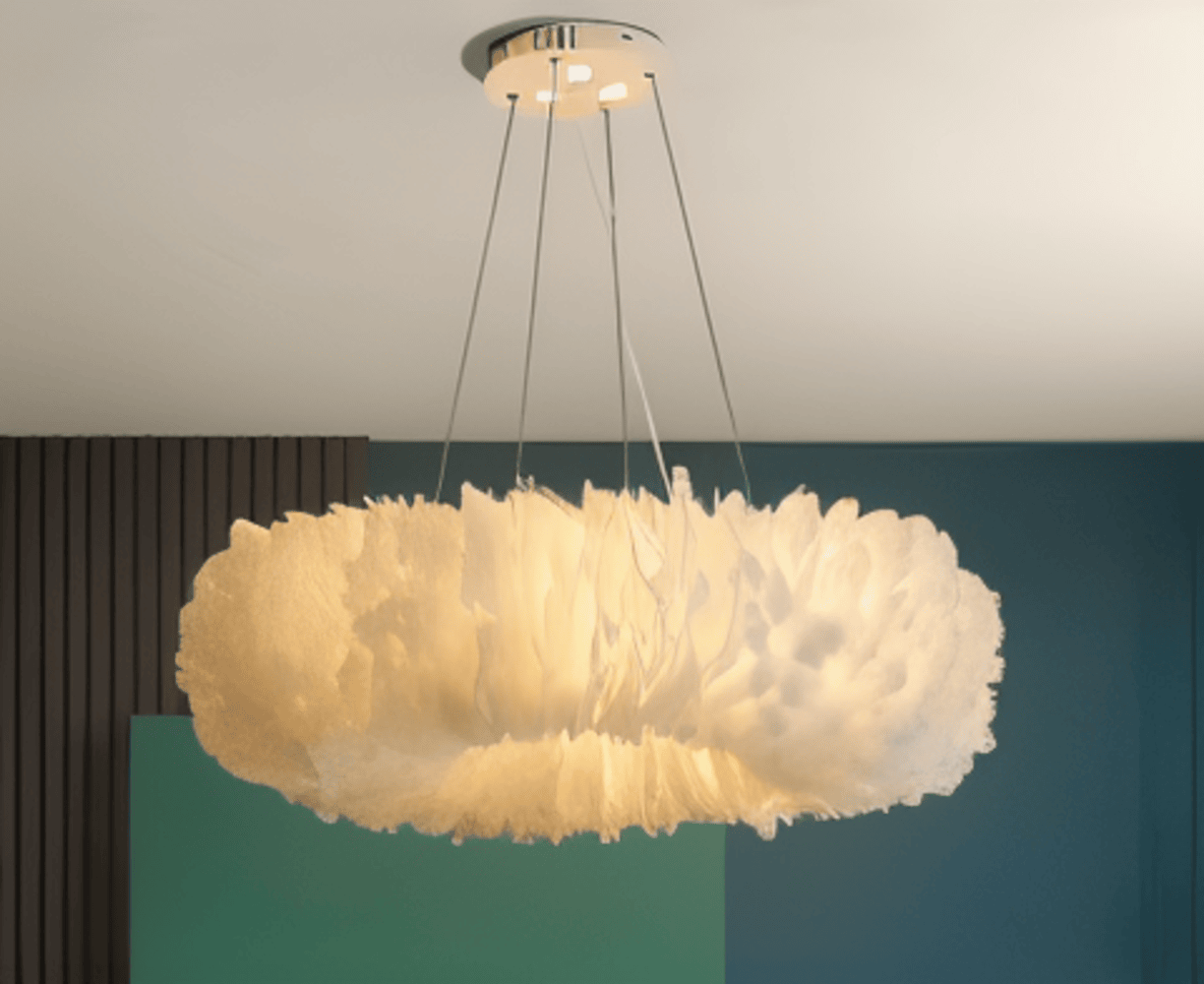 CircPlume Taklampa - Lyxig Cirkelformad Taklampa med vita Fjädrar