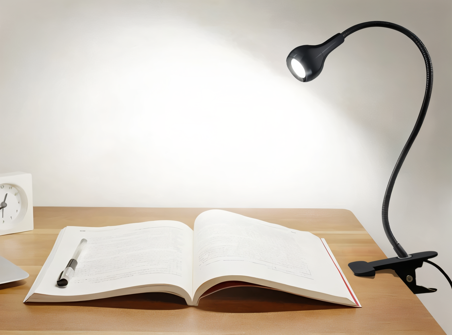 ClipNGlow Skrivbordslampa - 360° Roterbar, USB-driven, Flexibel Skrivbordslampa