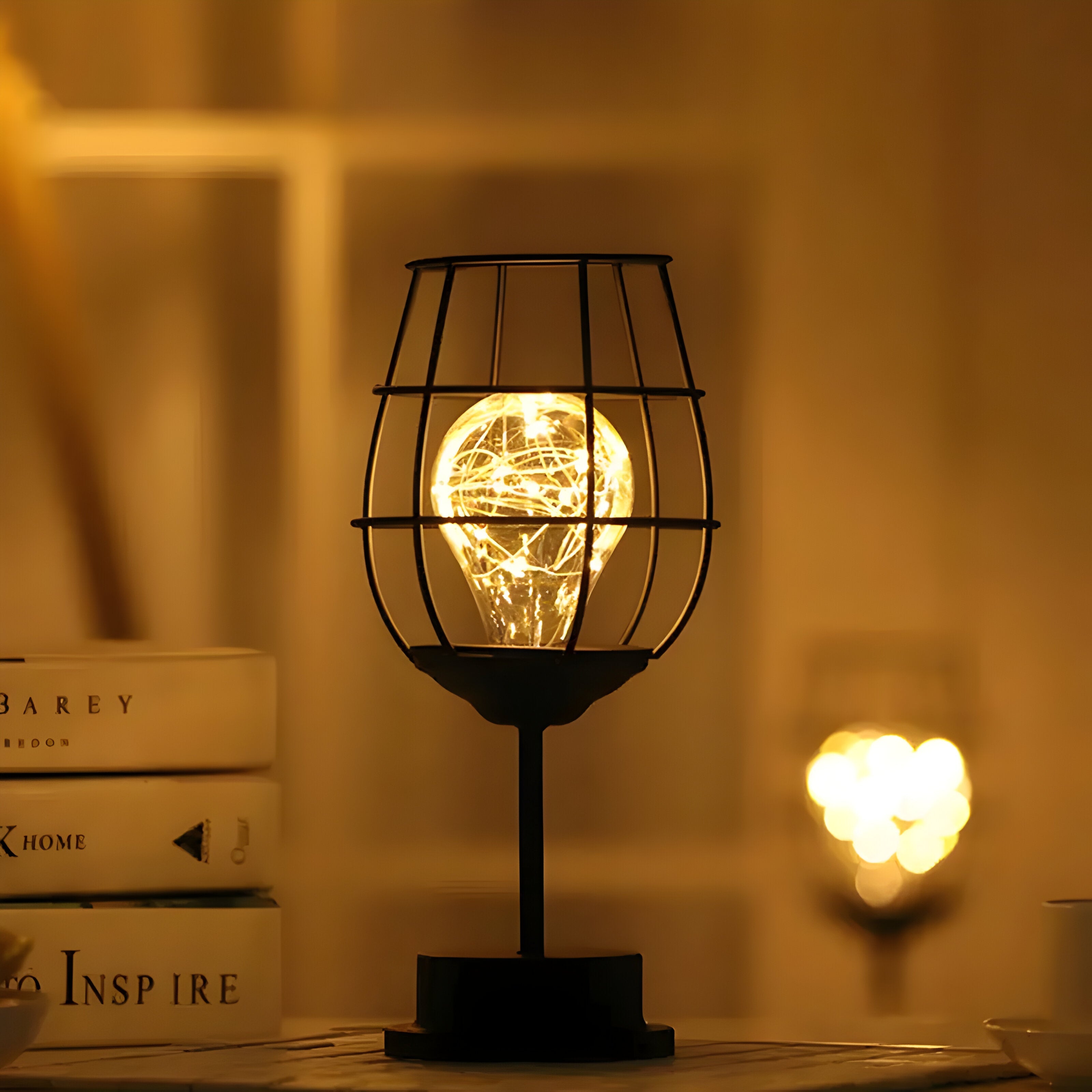 DecanterLume Bordslampa - Modern Skrivbordslampa med Svart Vinflaska