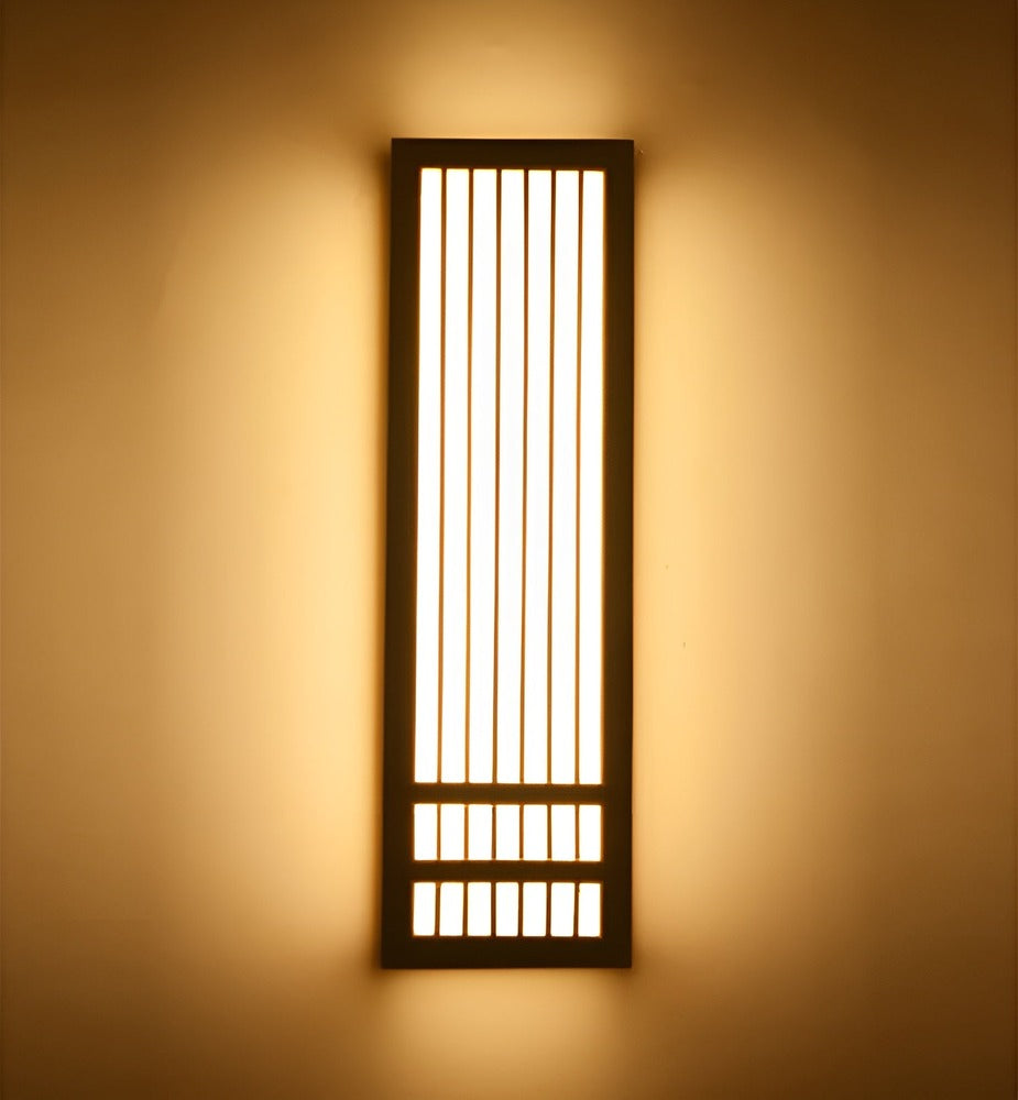 DoaGlow Japansk Vägglampa av Trä - Modern Japansk Belysning av Trä och Akryl