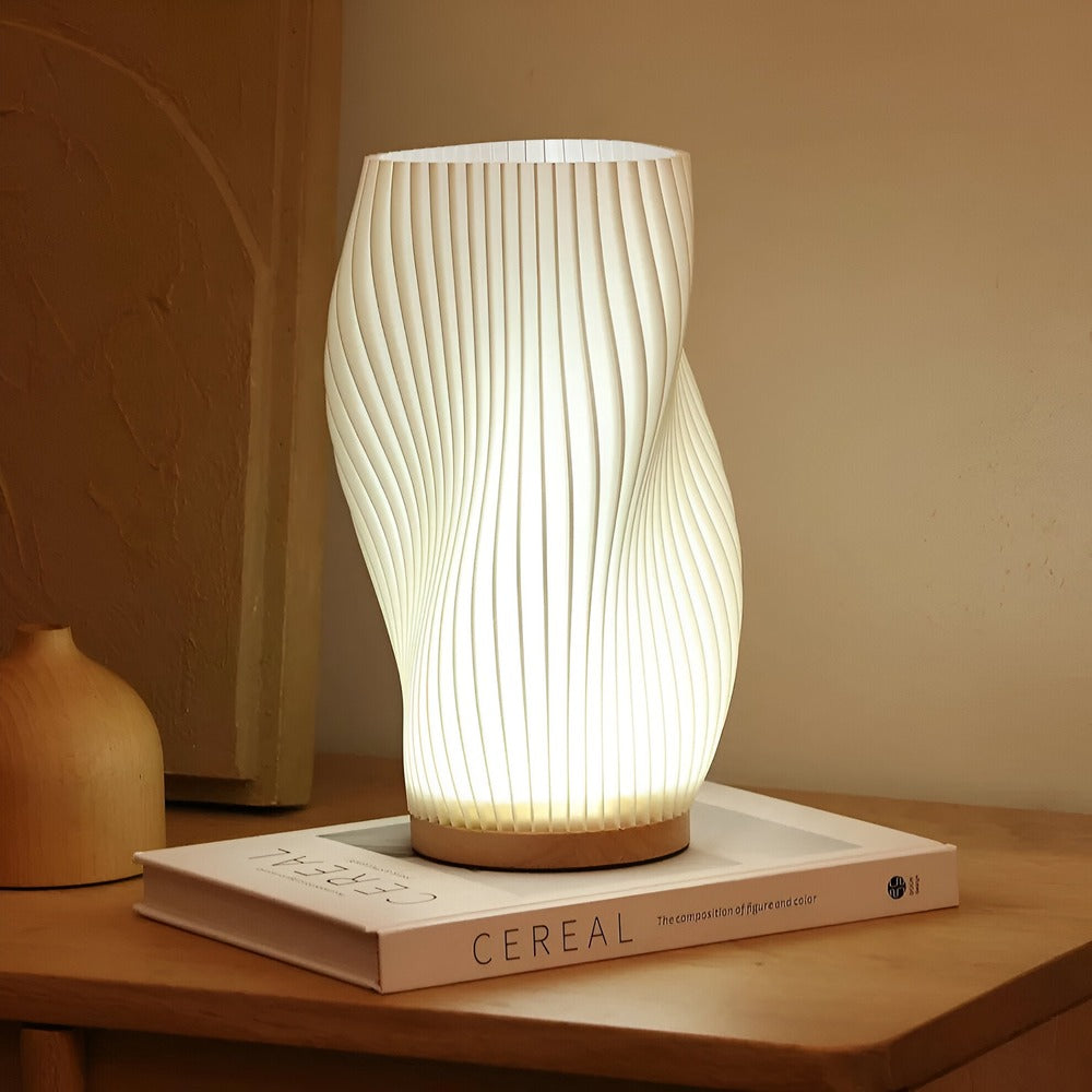 DreamWave - Modern Krämfärgad 3D-Vågslampa med Elegant Metallfot