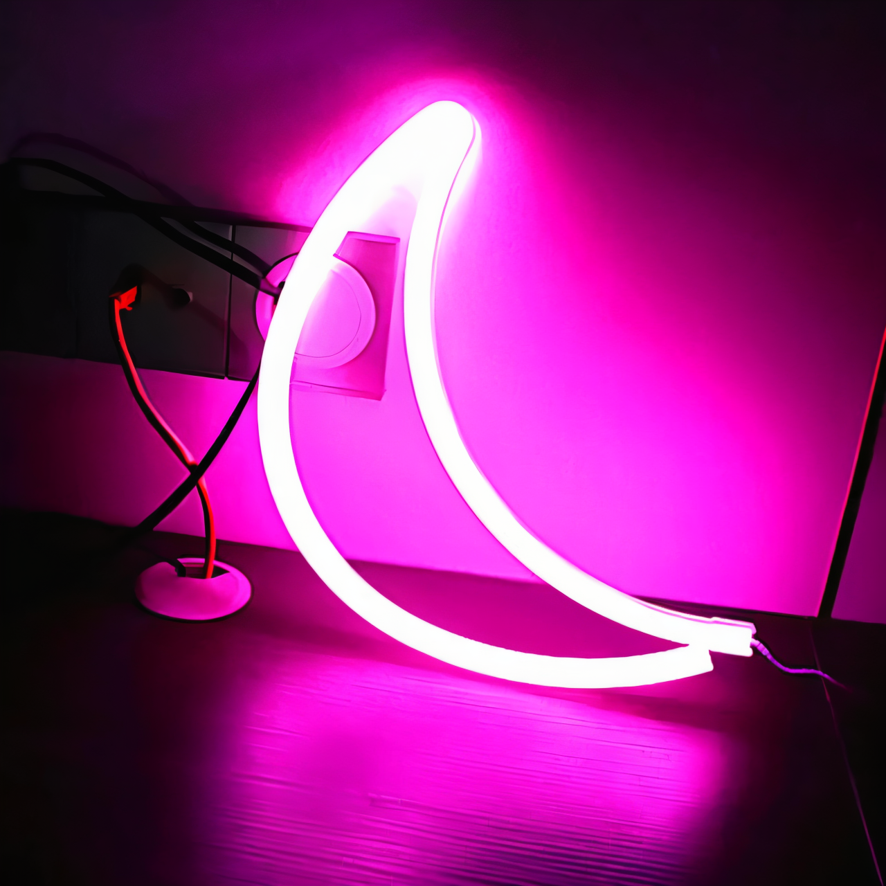 Geom Neon Lights - Förtrollande LED-Ljusskyltar för Festlig Heminredning