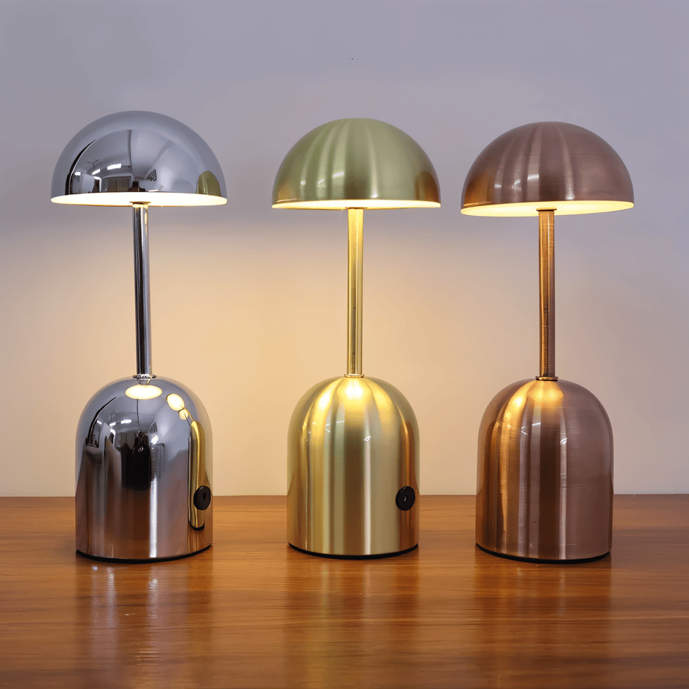 HalfOrb Bordslampa - Elegant Metallisk LED-Lampa med Kupol